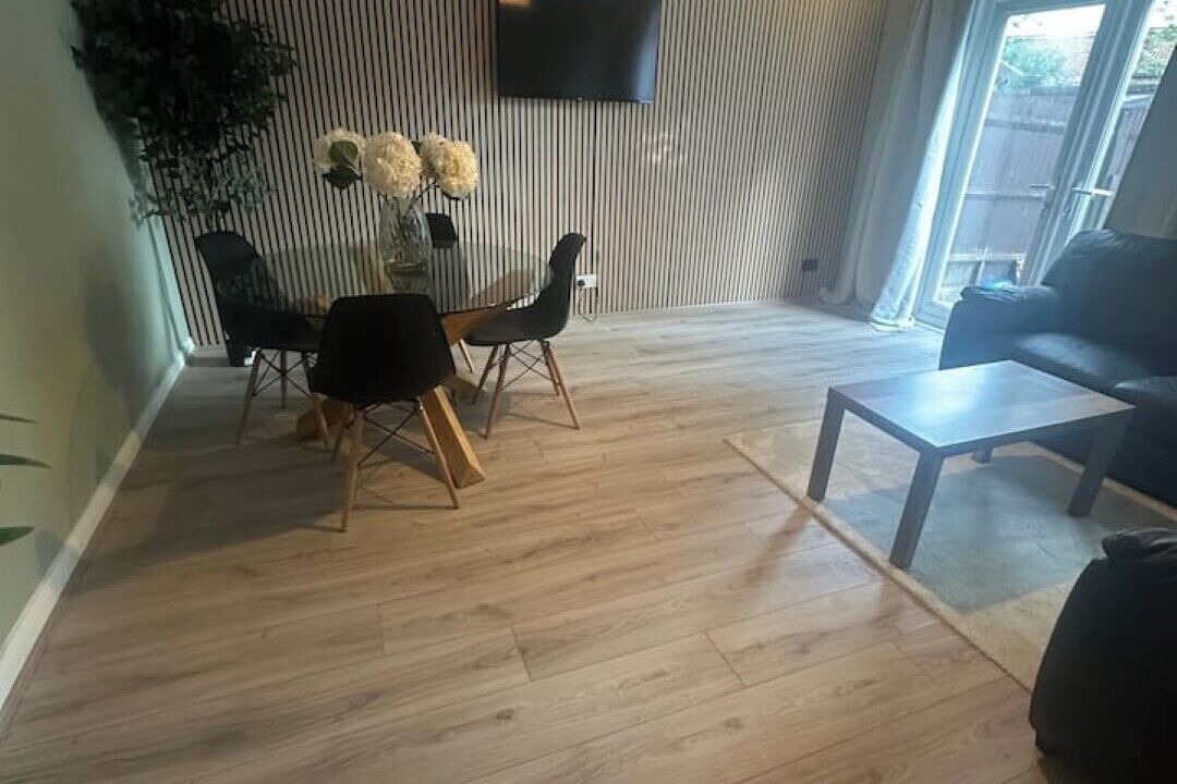 Photo of Livingroom in Crawley