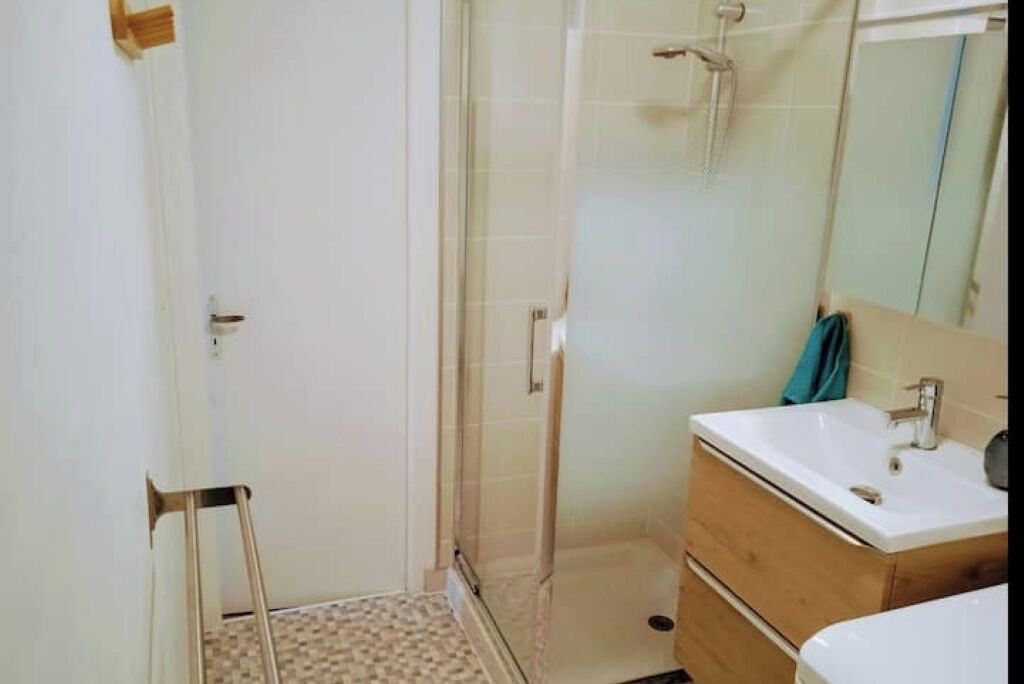 Photo of Bathroom in Le Lonzac