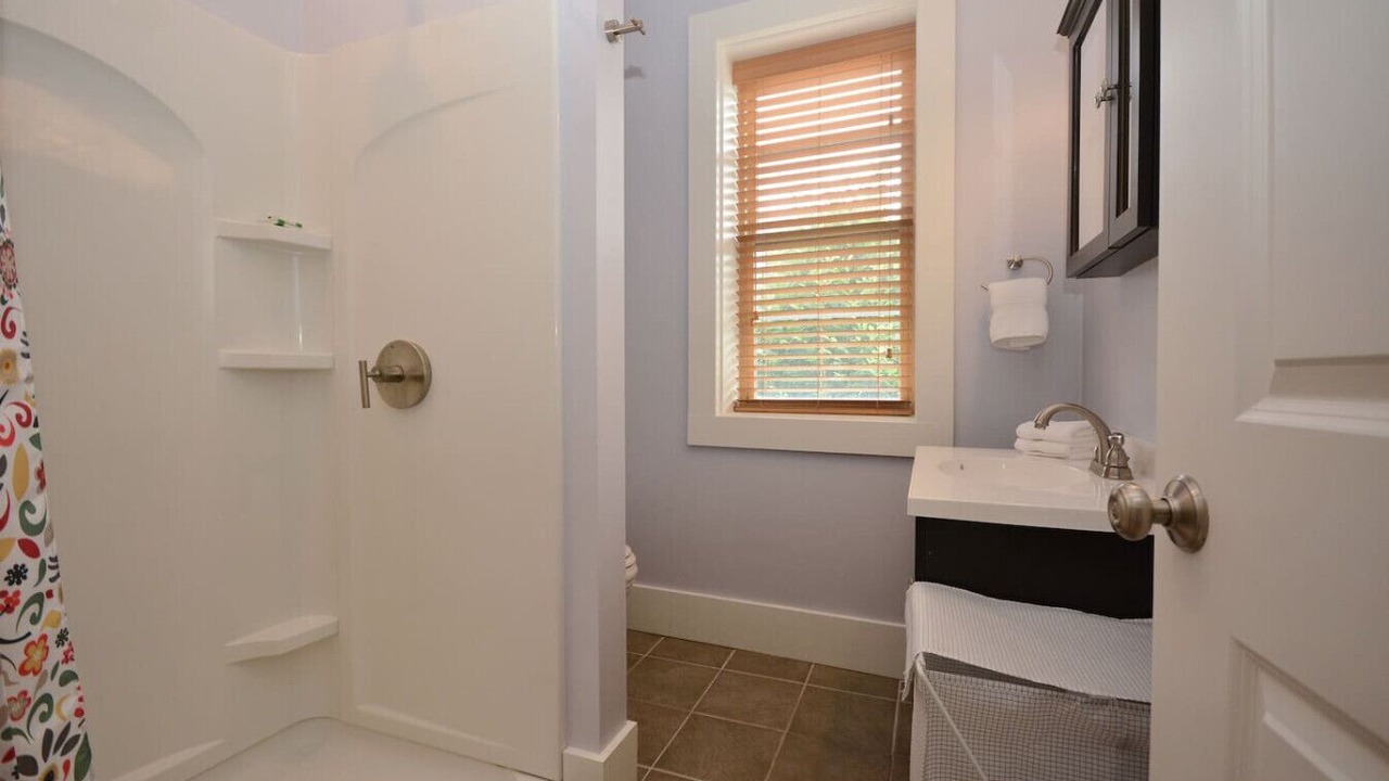 Photo of Bathroom in South Side Flats