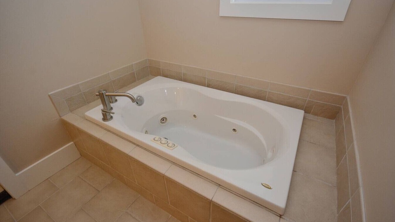 Photo of Bathroom in South Side Flats