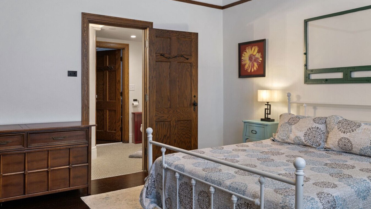 Photo of Bedroom in South Side Flats