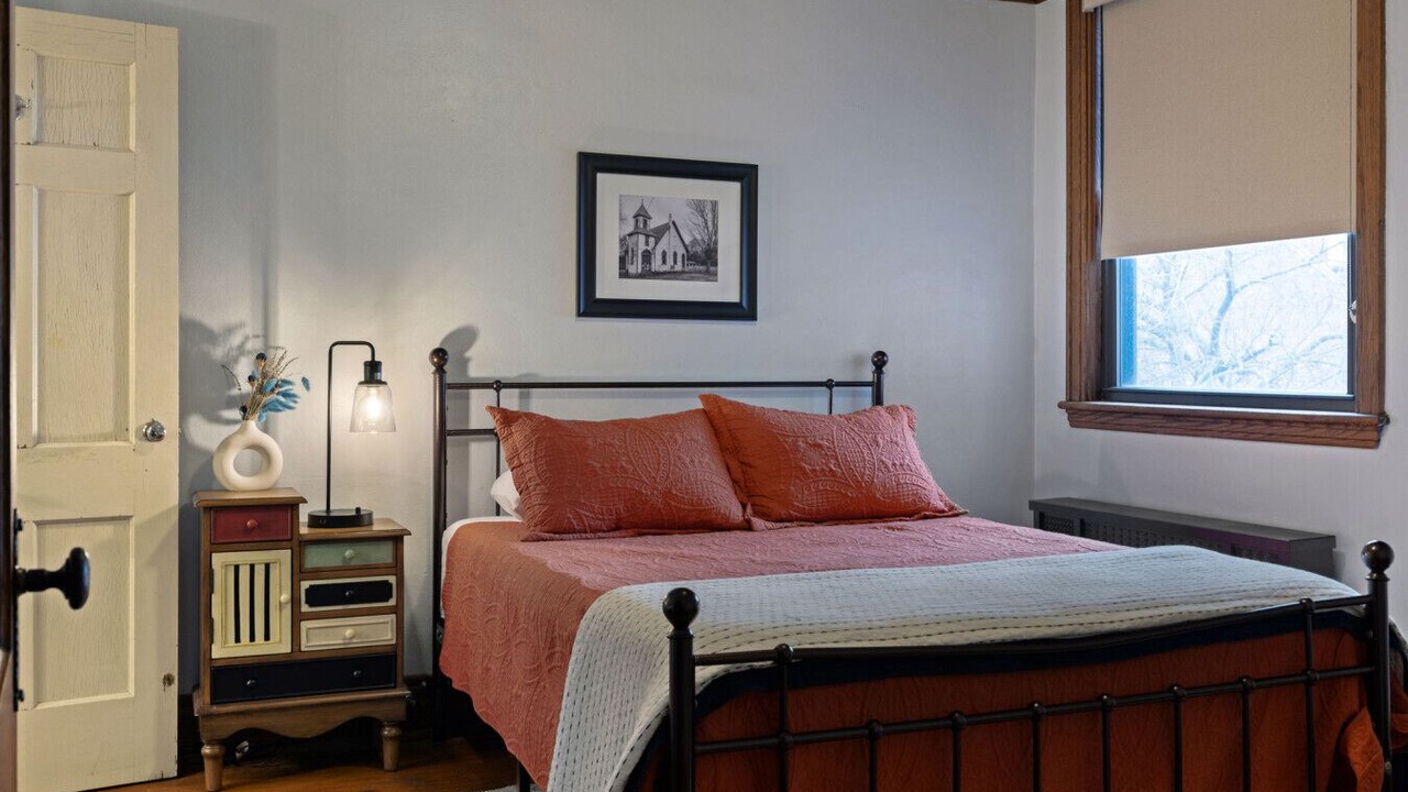 Photo of Bedroom in South Side Flats