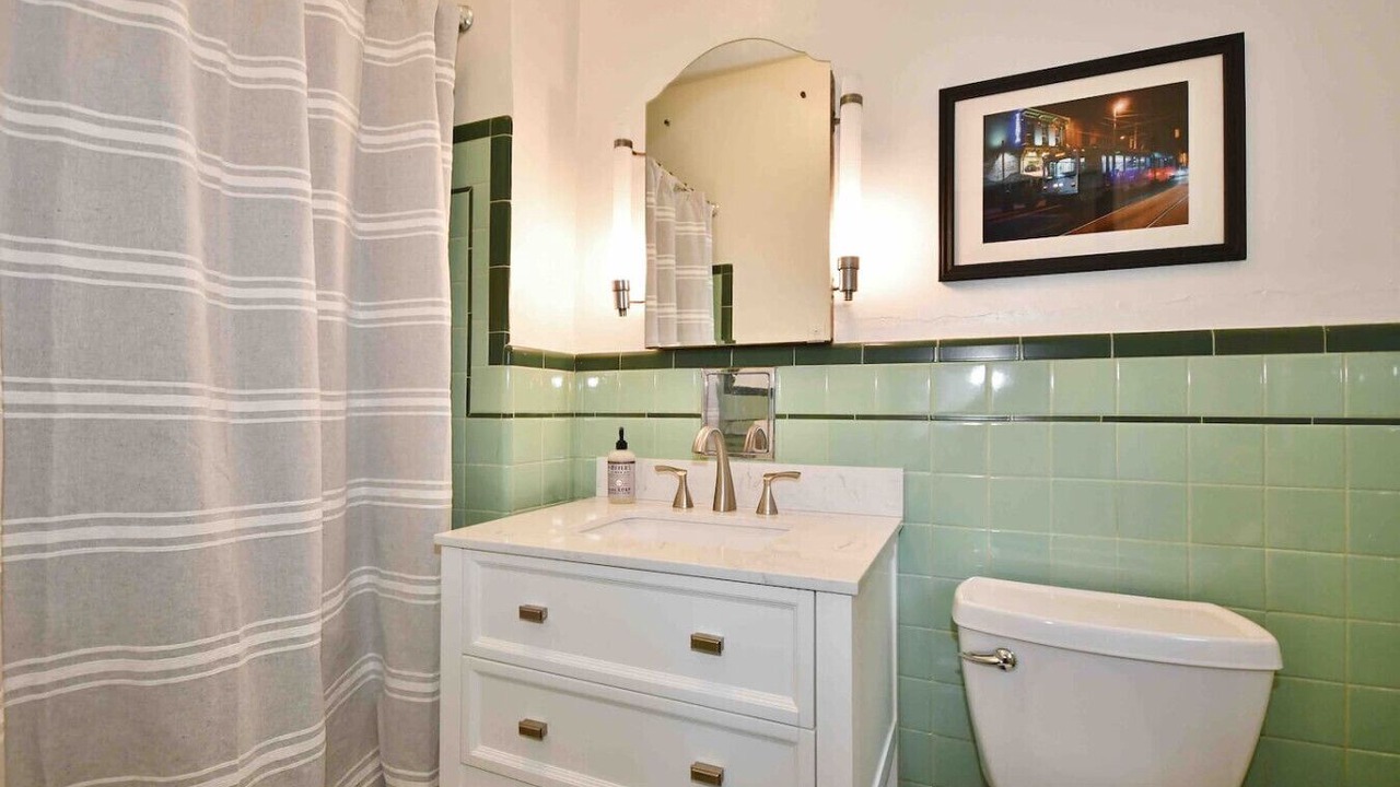Photo of Bathroom in South Side Flats