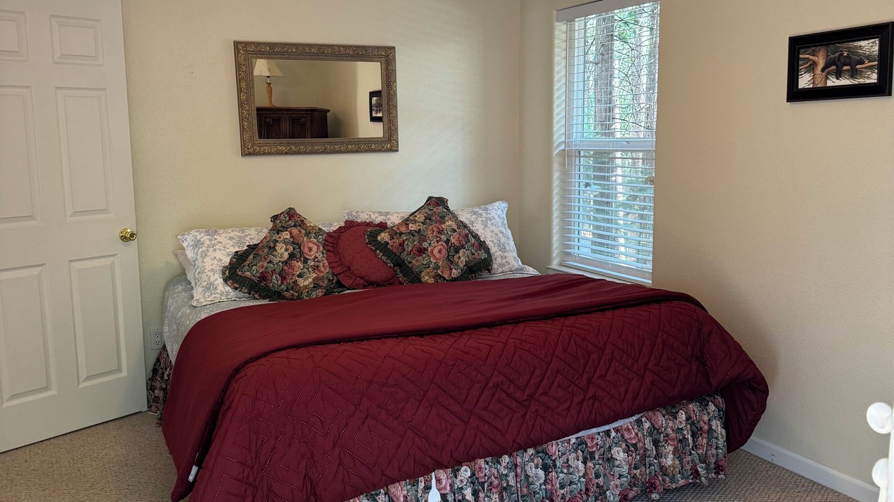 Photo of Bedroom in Cold Springs