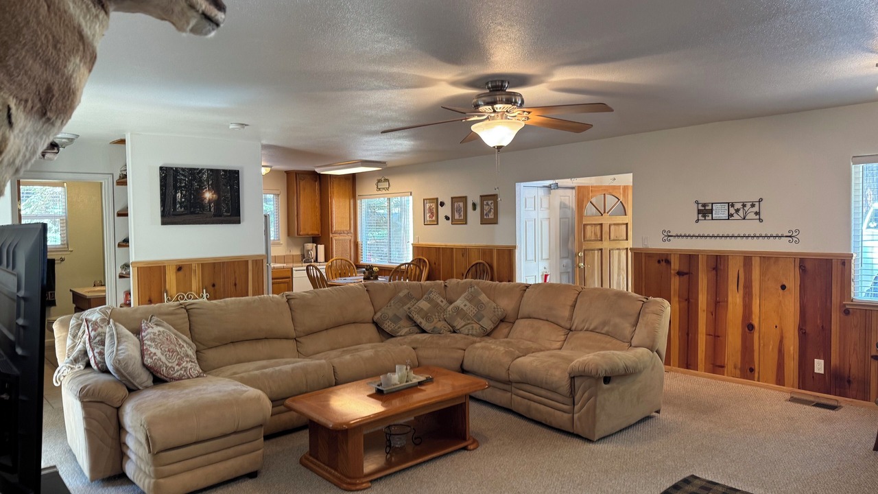 Photo of Livingroom in Cold Springs