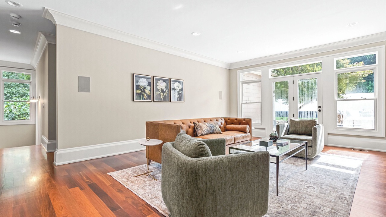 Photo of Livingroom in Chapel Hill