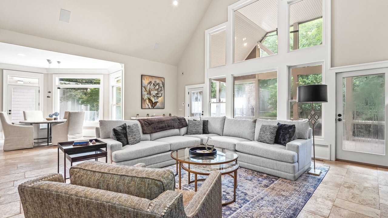 Photo of Livingroom in Chapel Hill