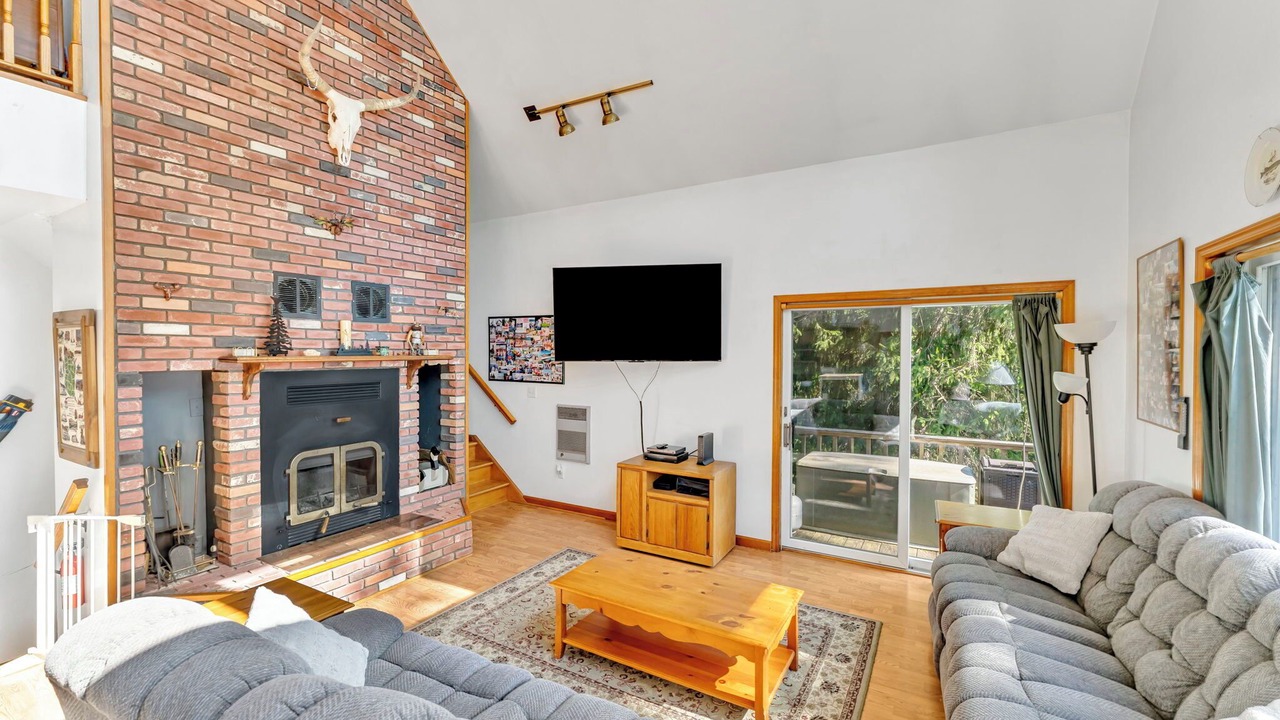Photo of Livingroom in Cooperstown