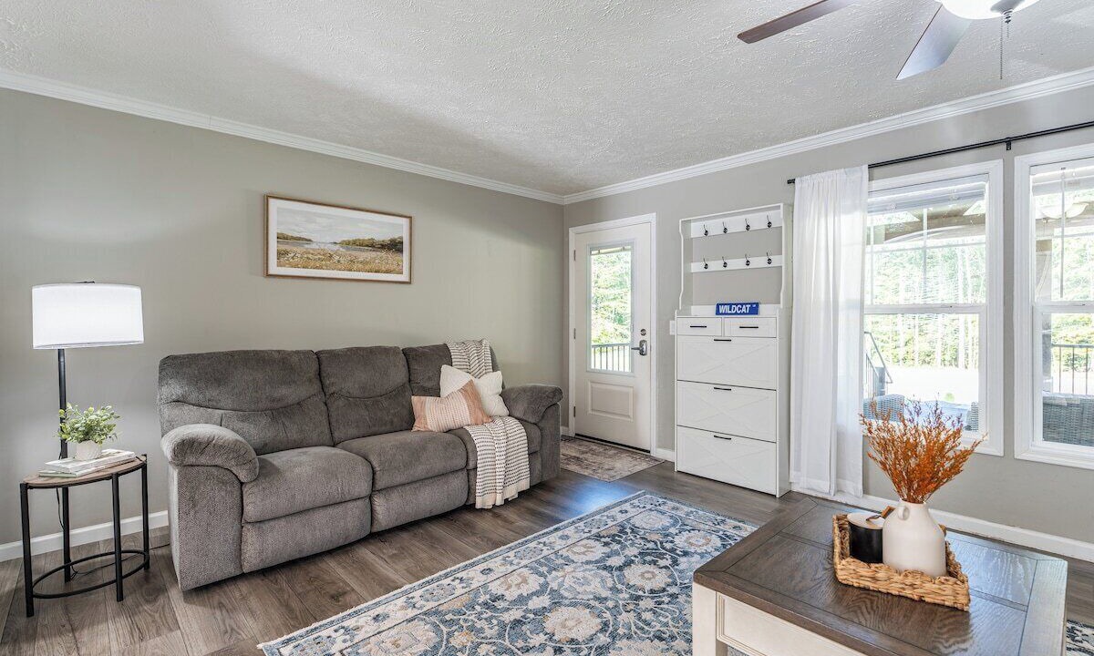 Photo of Livingroom in Wallingford