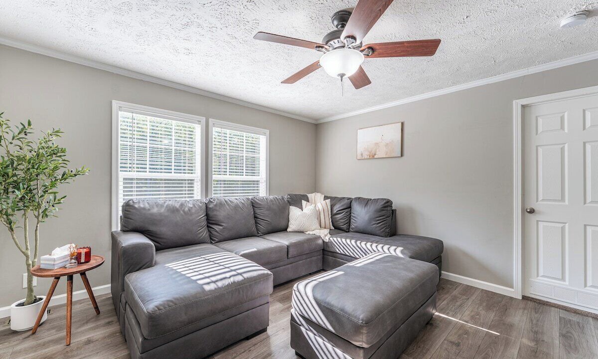 Photo of Livingroom in Wallingford