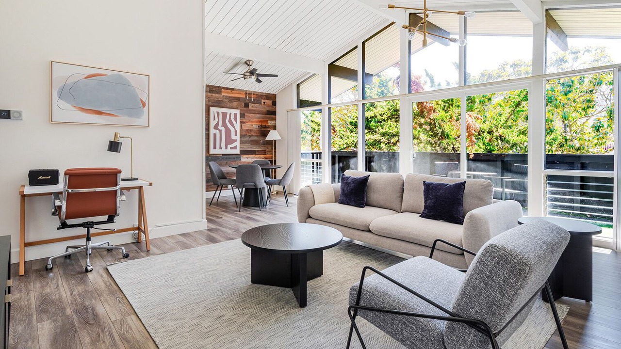 Photo of Livingroom in University South