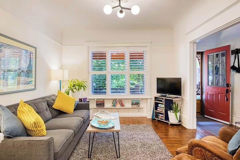Photo of Livingroom in Greenwood - Coxwell