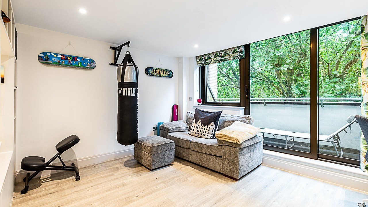 Photo of Others in Turnham Green