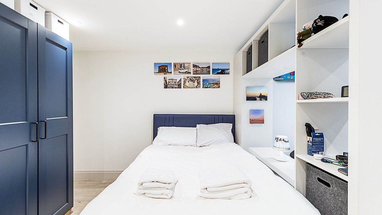 Photo of Bedroom in Turnham Green