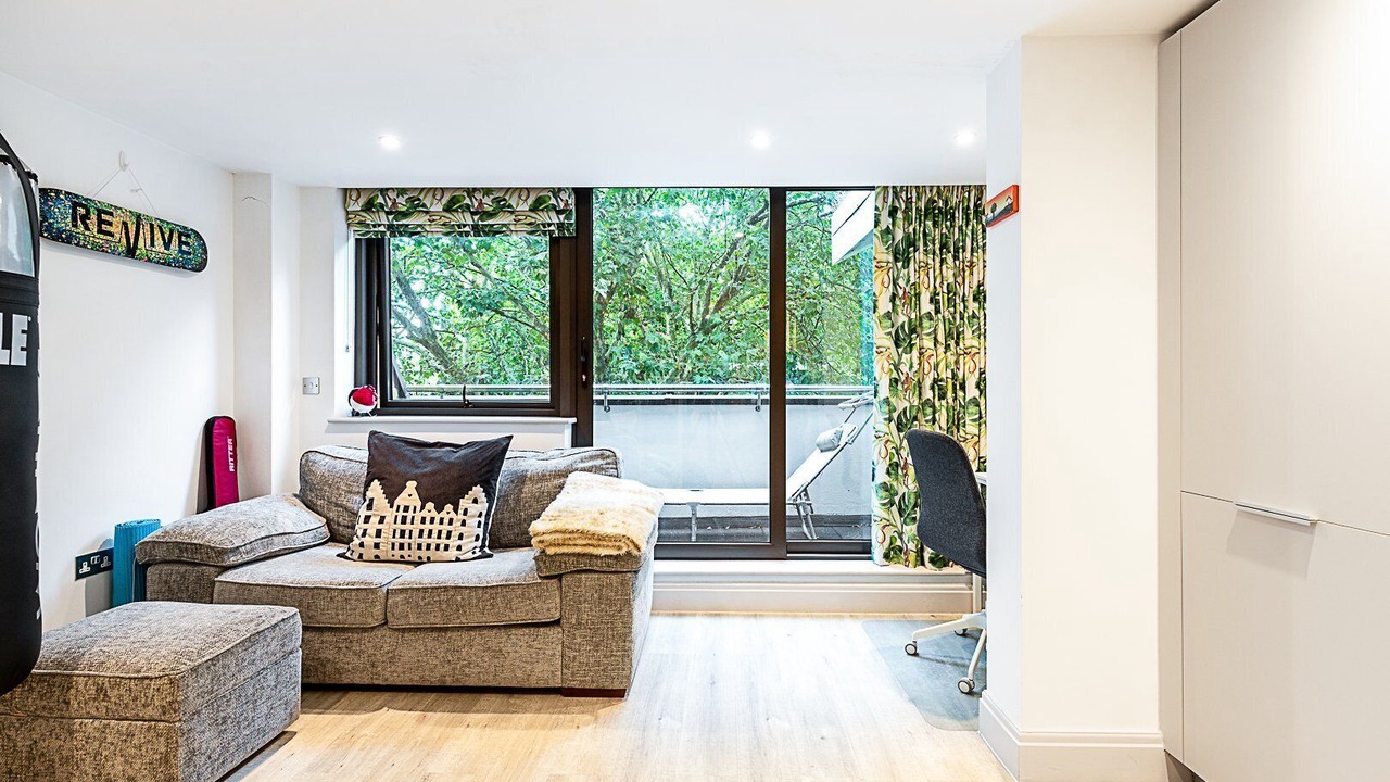 Photo of Others in Turnham Green