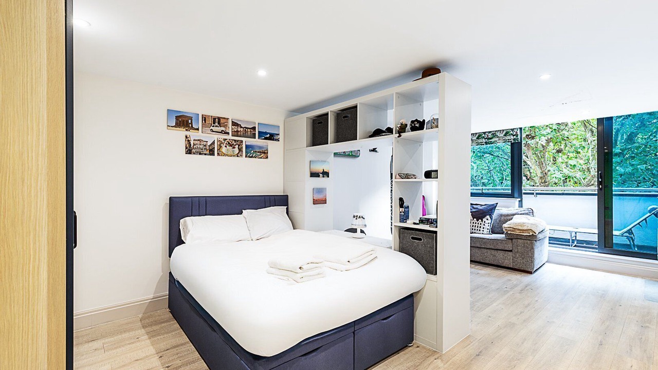 Photo of Bedroom in Turnham Green