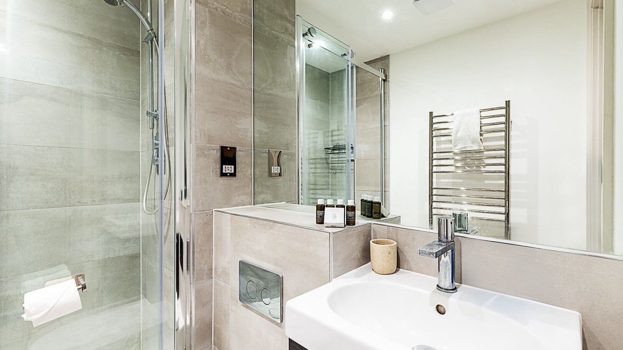 Photo of Bathroom in Turnham Green