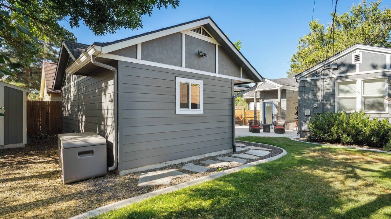 Photo of Outdoor in Depot Bench