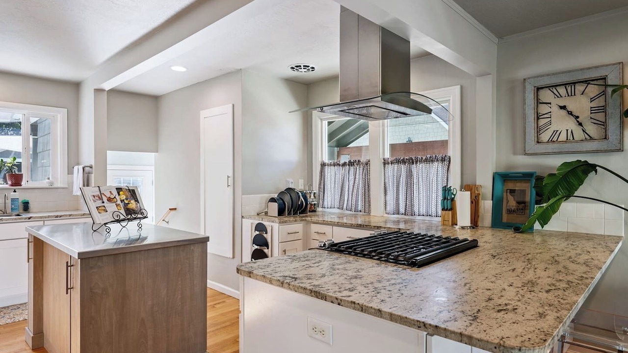 Photo of Kitchen in Depot Bench