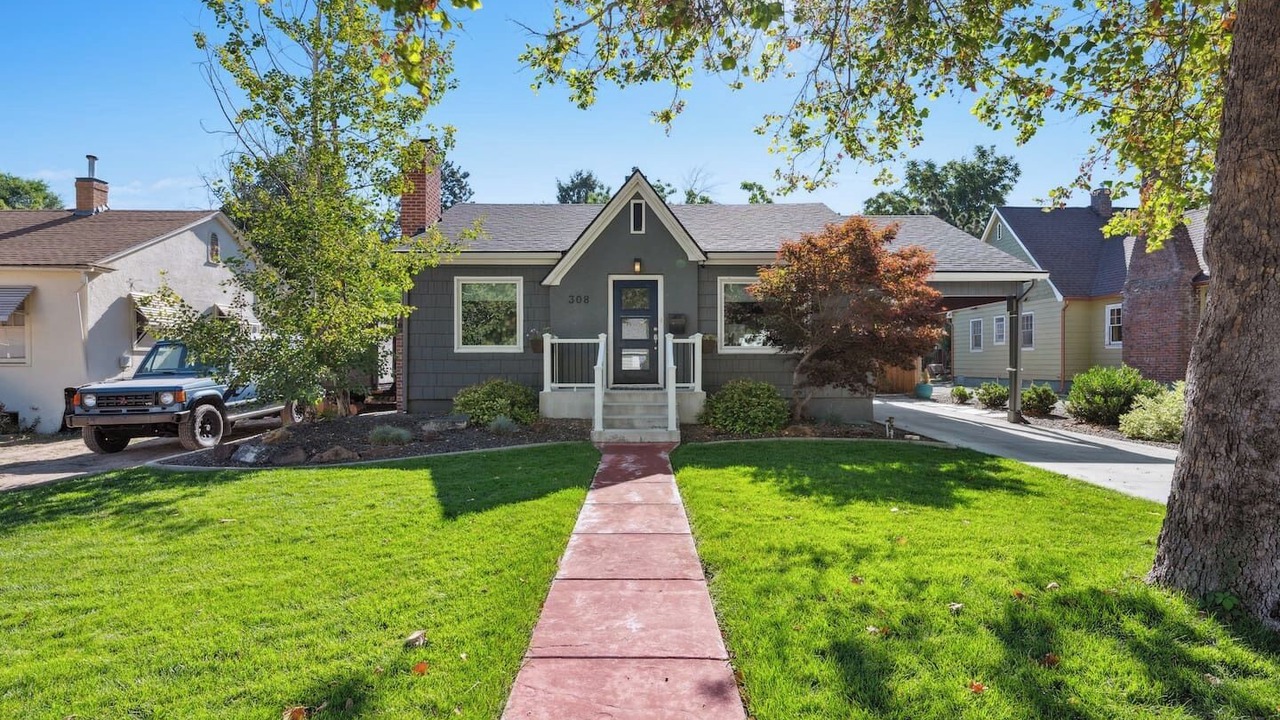Photo of Outdoor in Depot Bench
