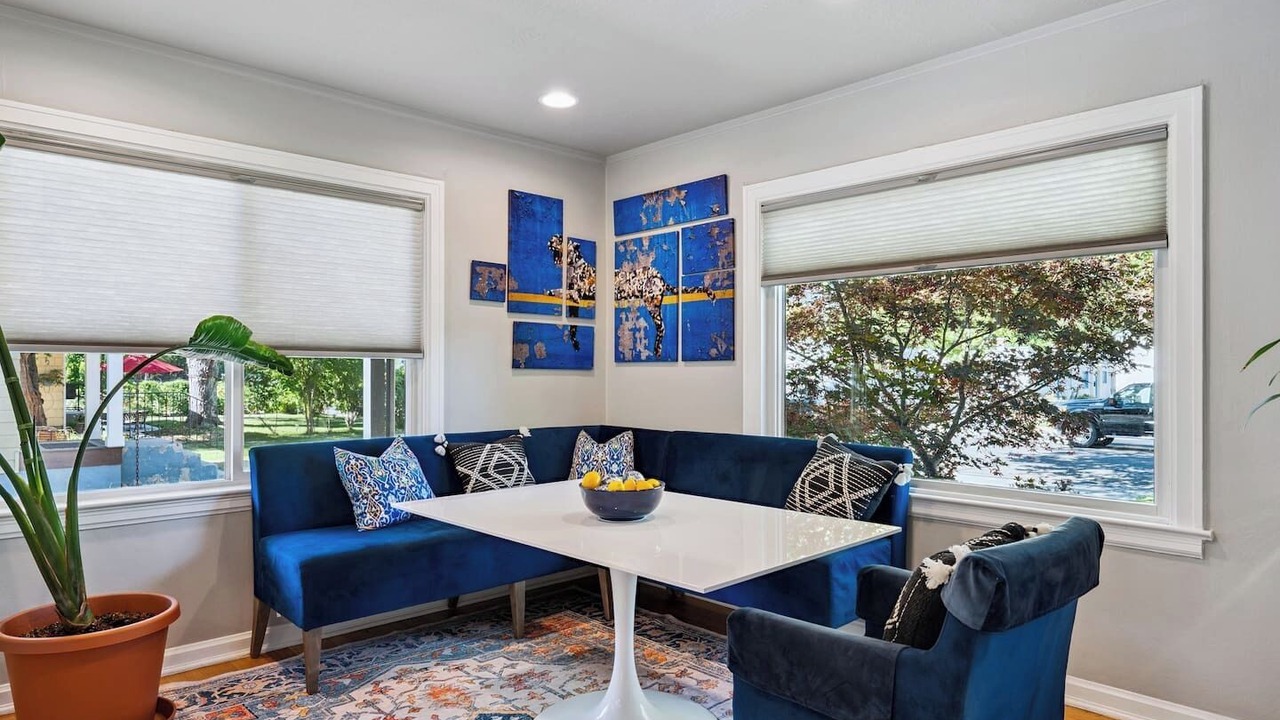 Photo of Others in Depot Bench