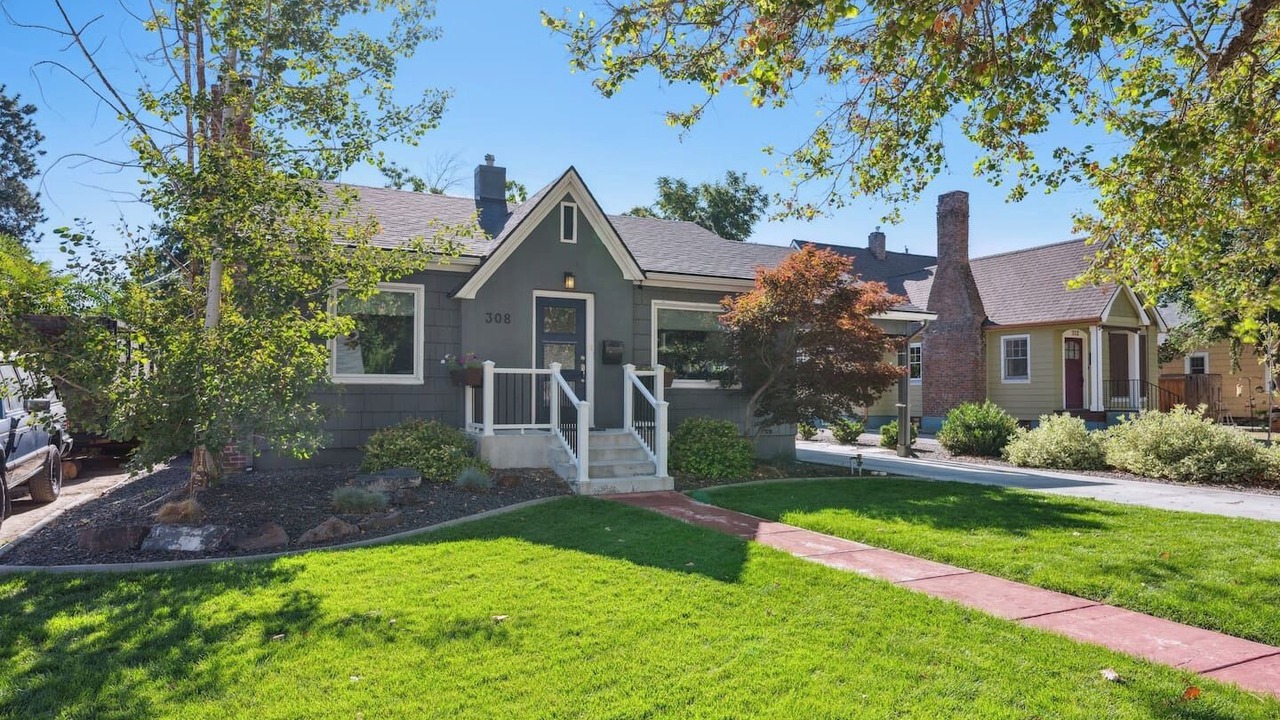 Photo of Outdoor in Depot Bench