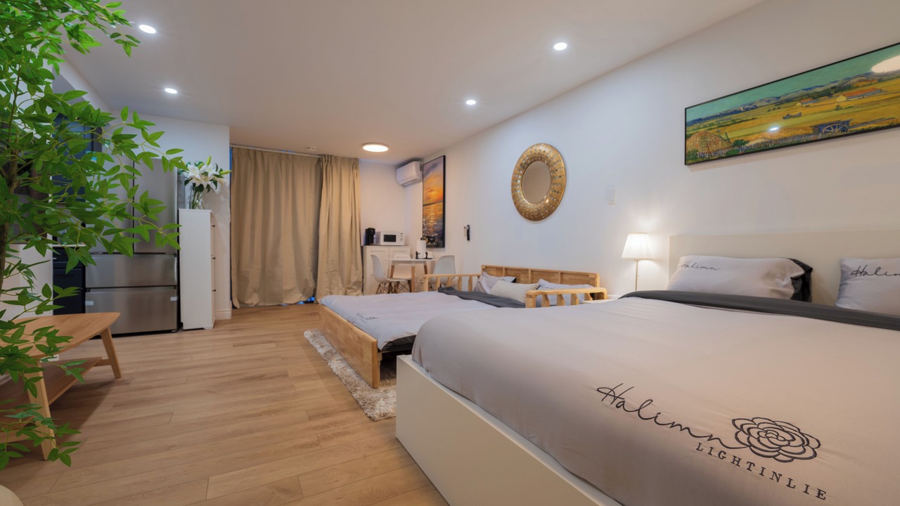 Photo of Bedroom in Cote-Des-Neiges—Notre-Dame-De-Grace