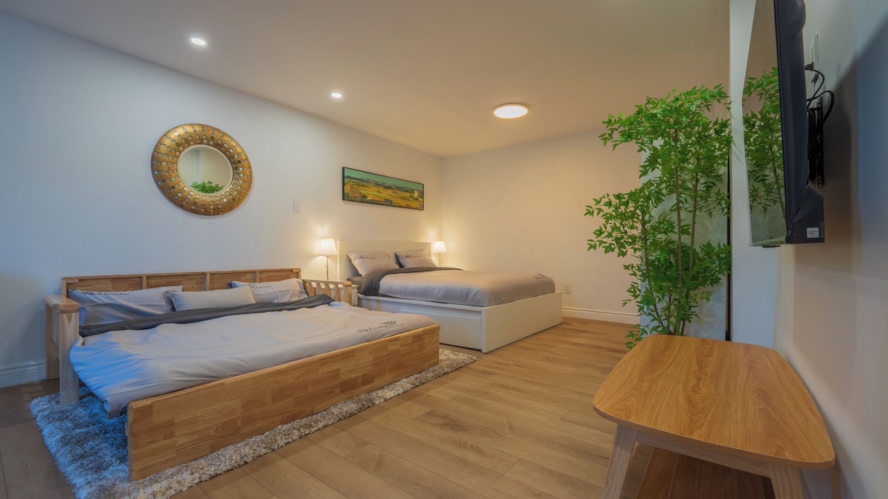 Photo of Bedroom in Cote-Des-Neiges—Notre-Dame-De-Grace