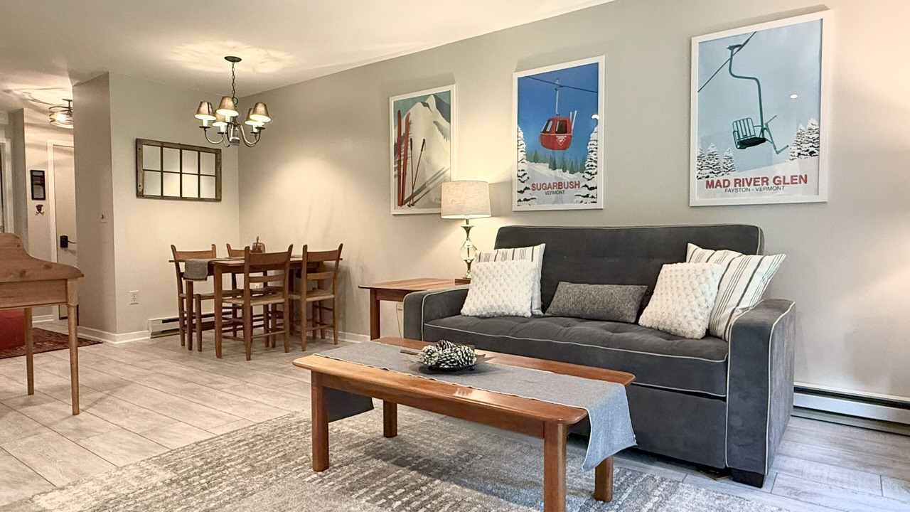 Photo of Livingroom in Warren
