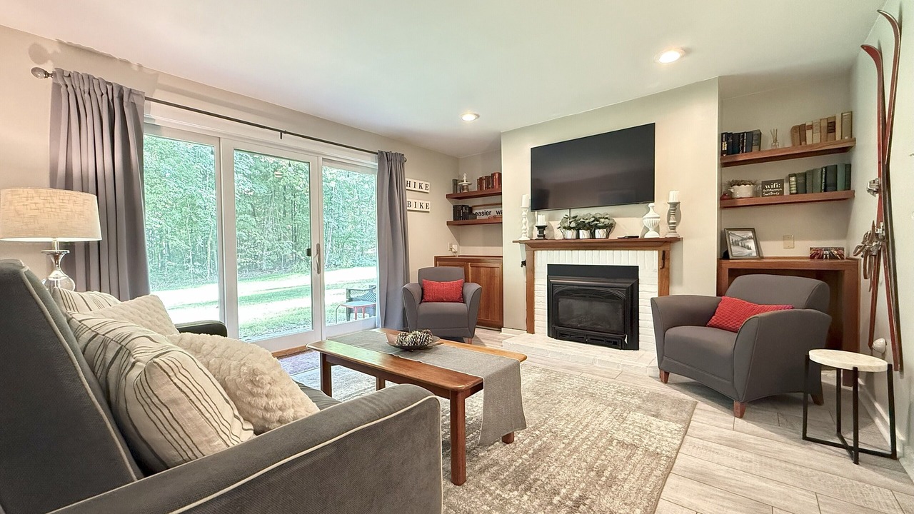Photo of Livingroom in Warren