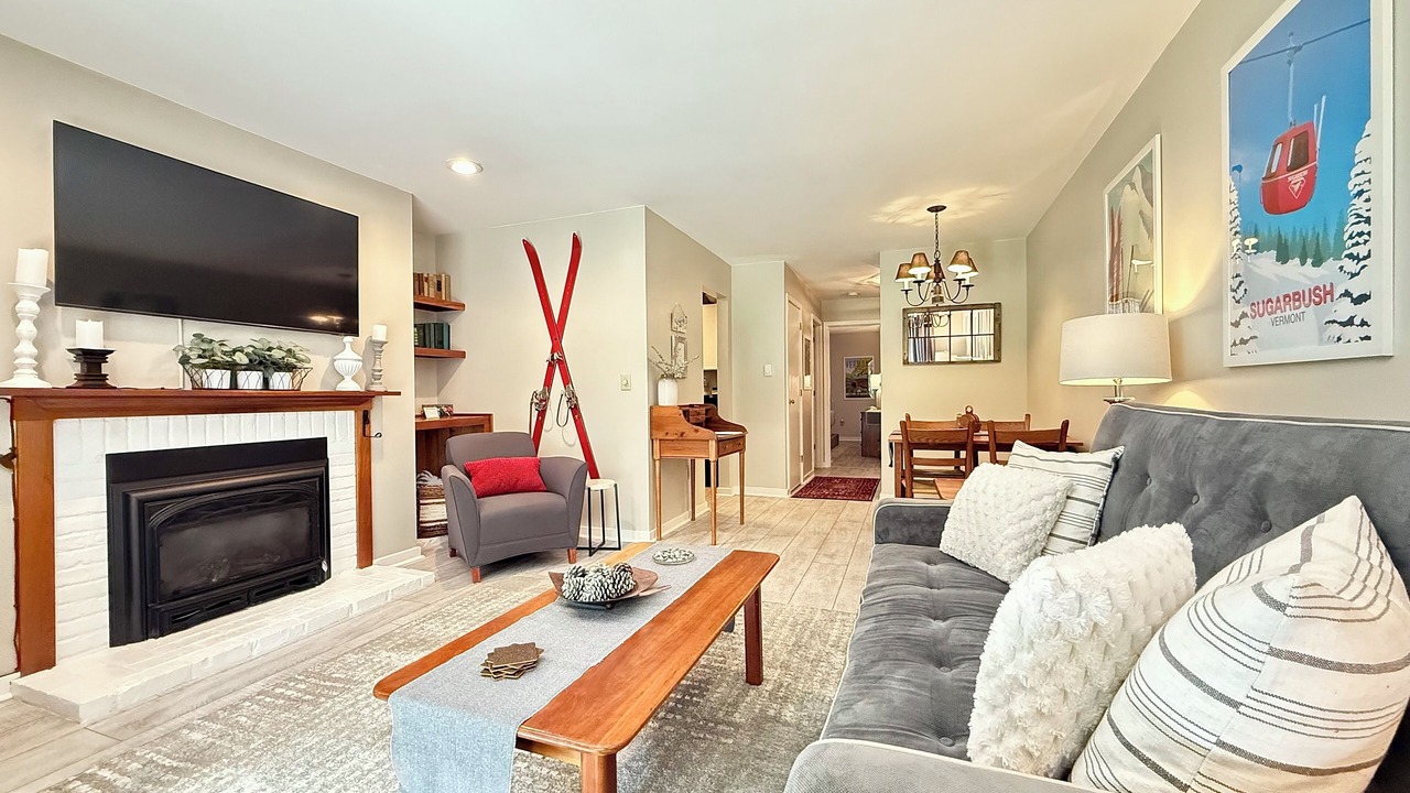 Photo of Livingroom in Warren