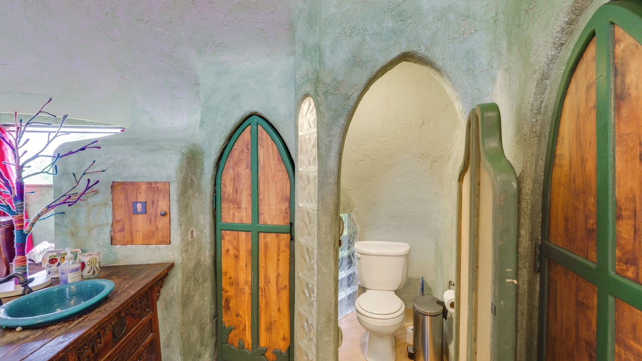 Photo of Bathroom in Arroyo Hondo