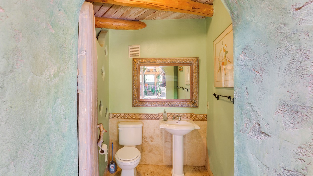 Photo of Bathroom in Arroyo Hondo
