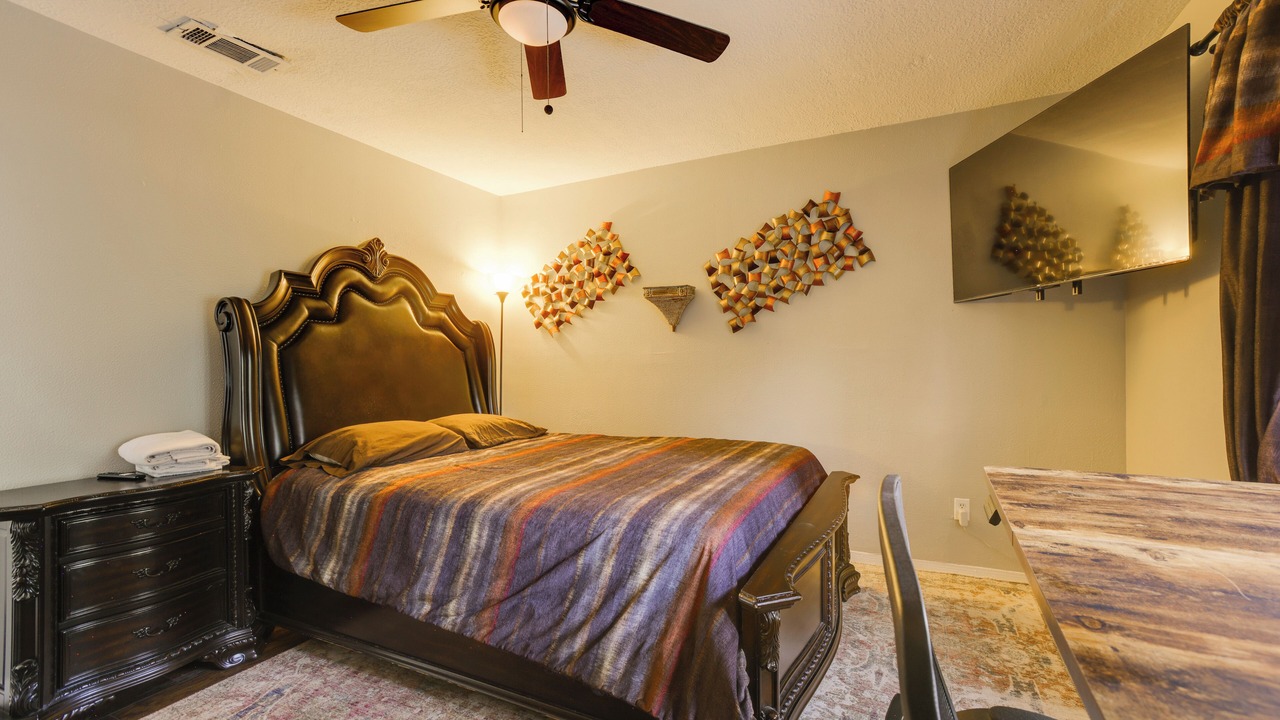 Photo of Bedroom in Humble