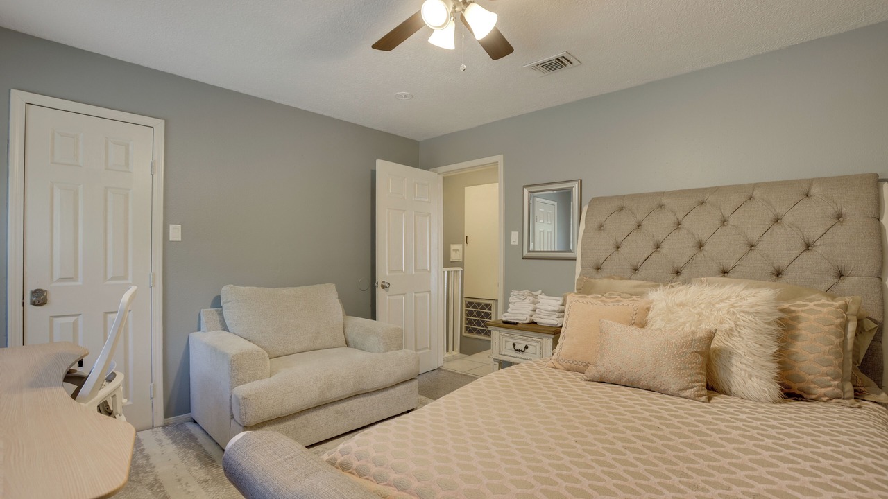 Photo of Bedroom in Humble