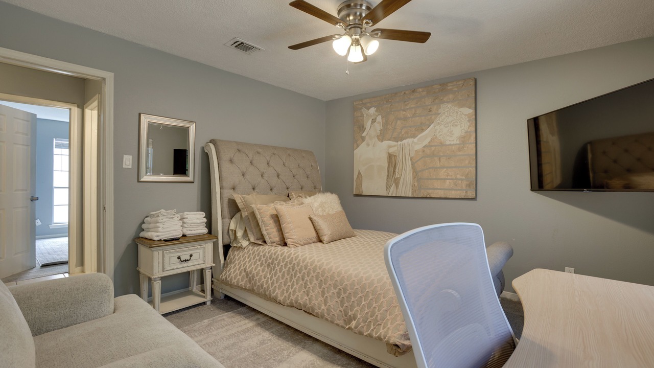 Photo of Bedroom in Humble