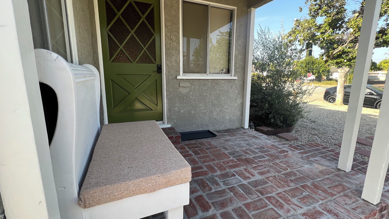 Photo of Patio Balcony in Toluca Woods