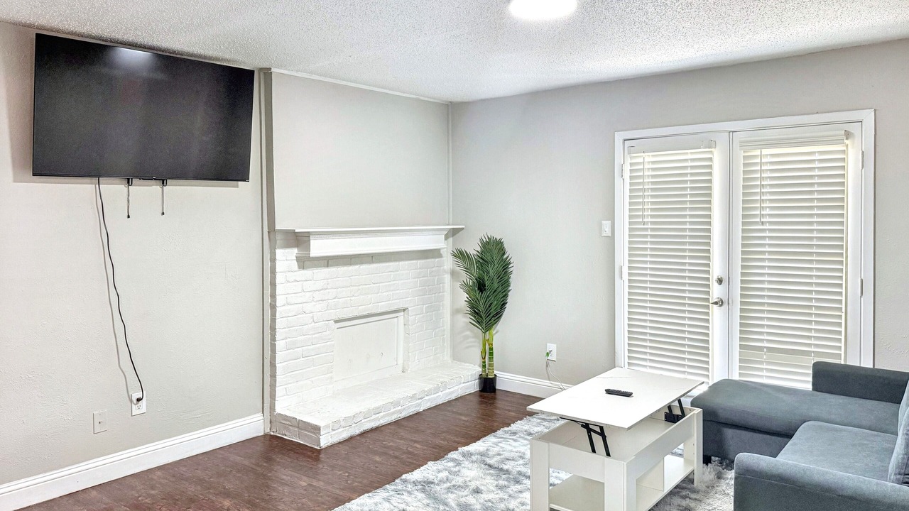 Photo of Livingroom in Addison