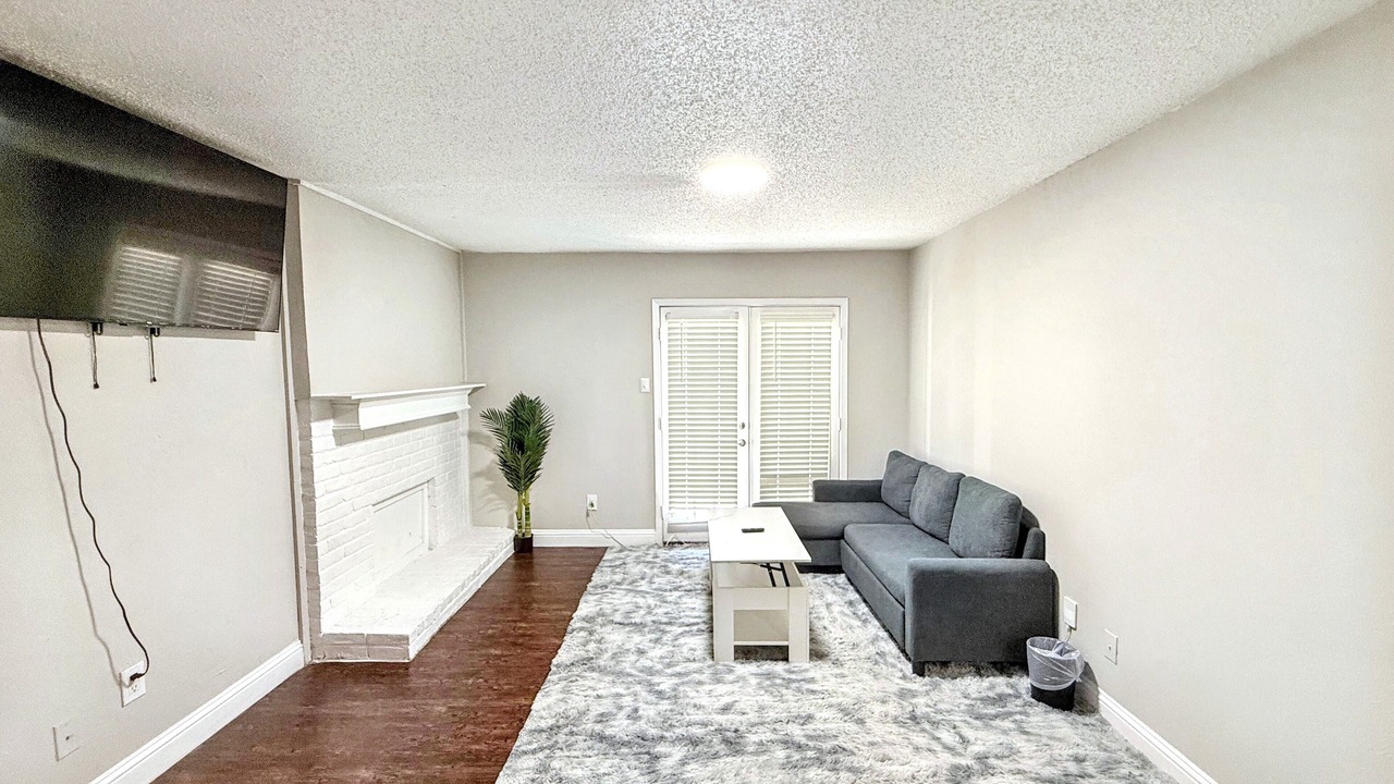 Photo of Livingroom in Addison
