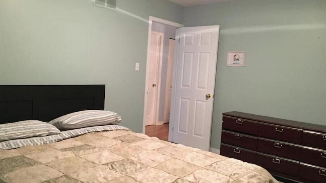 Photo of Bedroom in Aylmer
