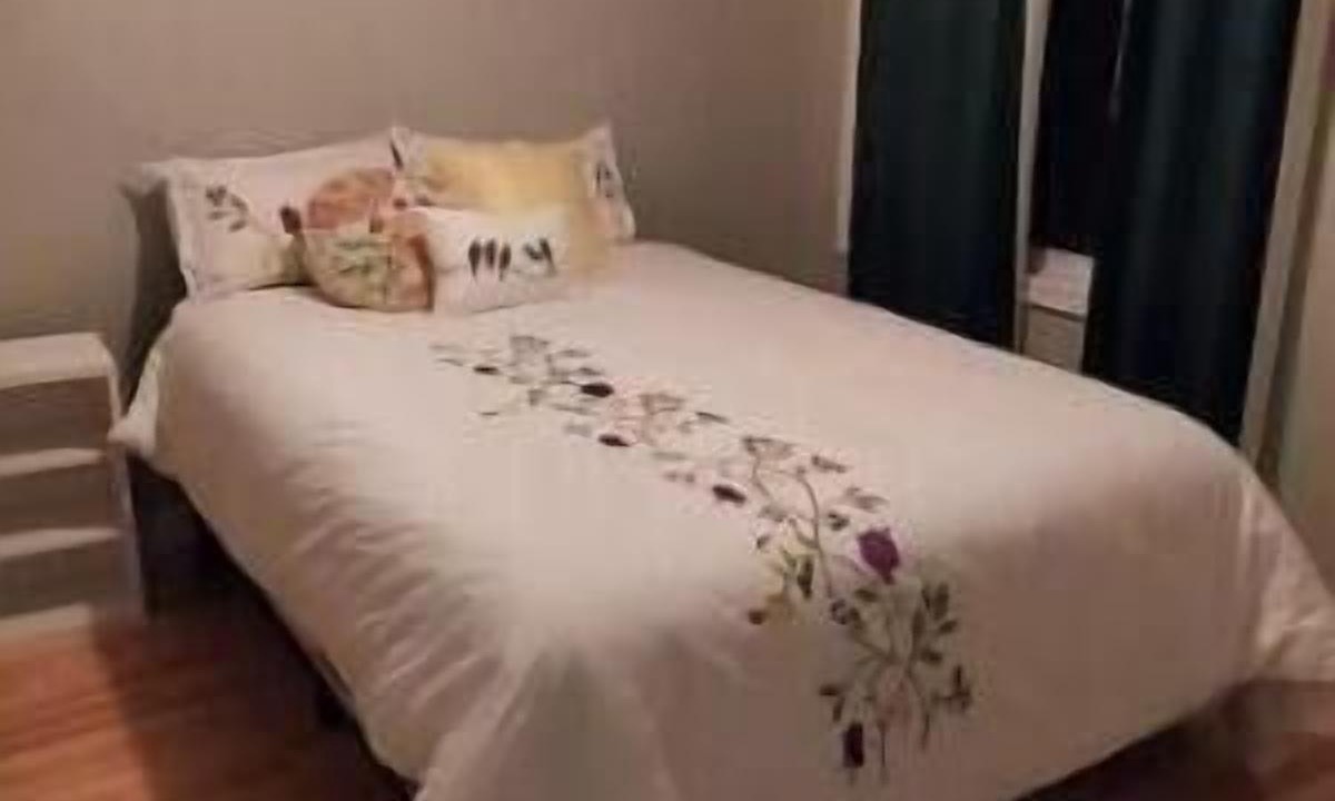 Photo of Bedroom in Aylmer