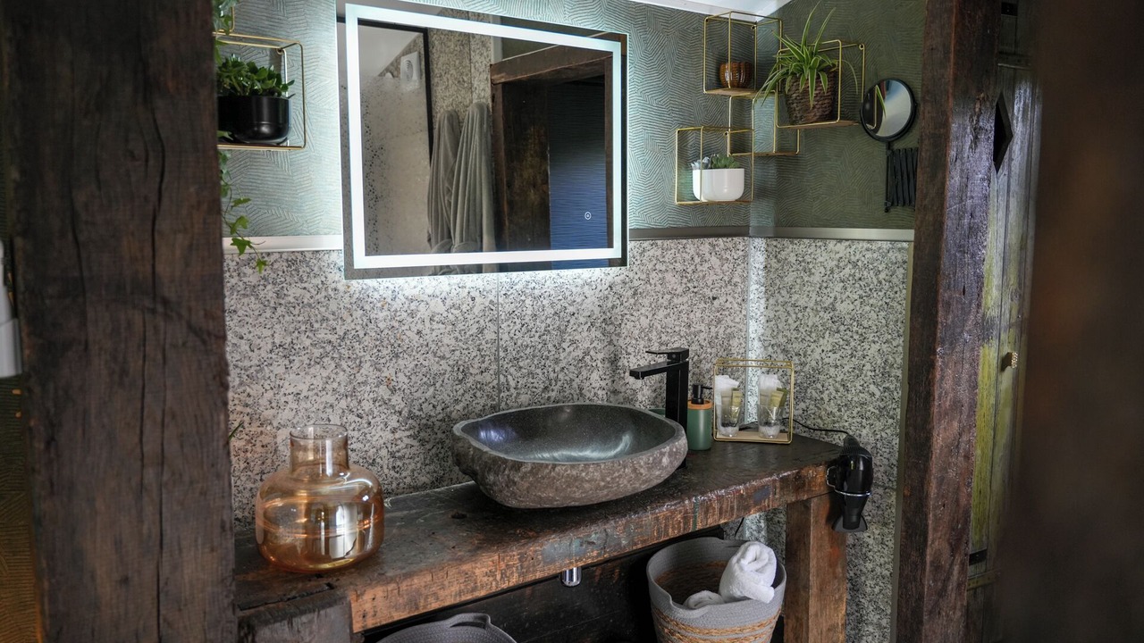 Photo of Bathroom in Prouilly