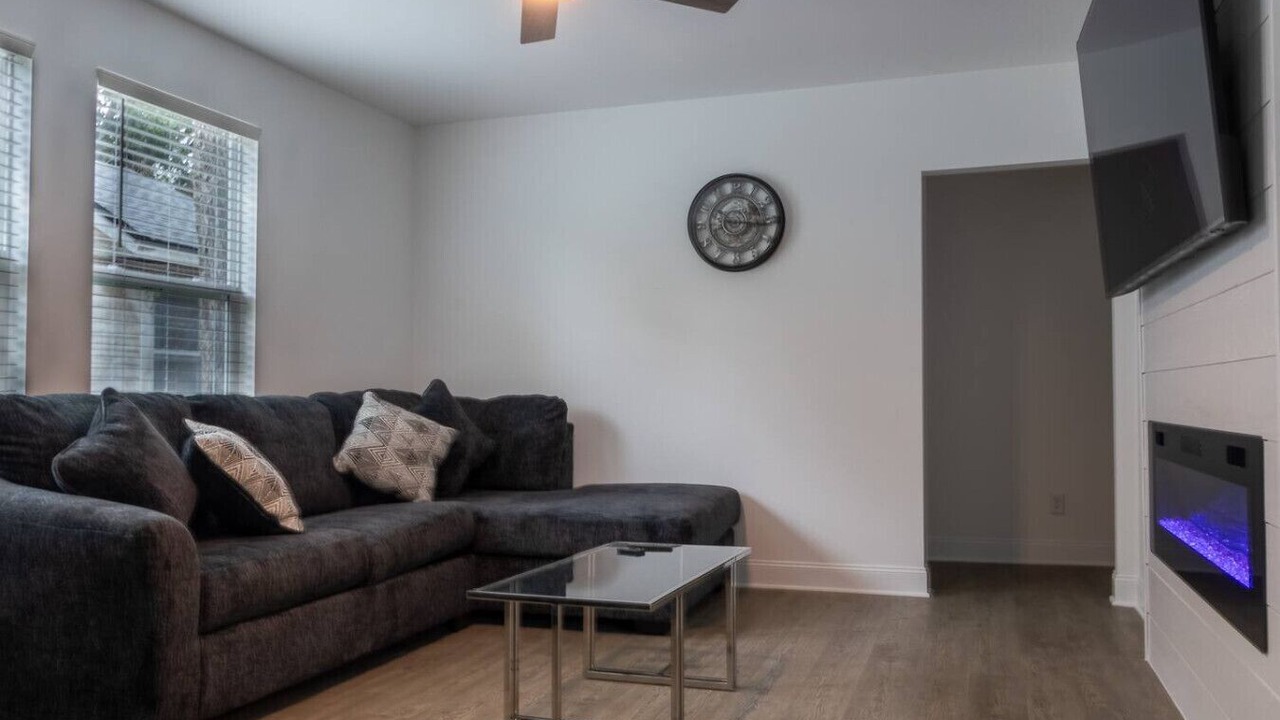 Photo of Livingroom in Murray Hill