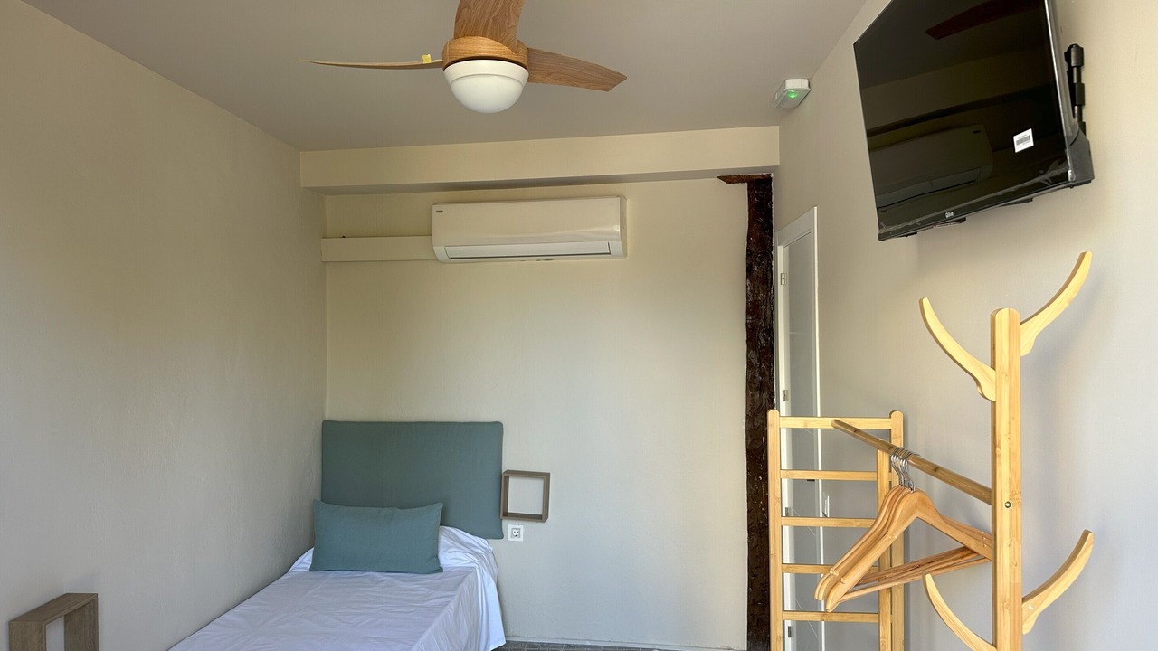 Photo of Bedroom in Logrono City Centre