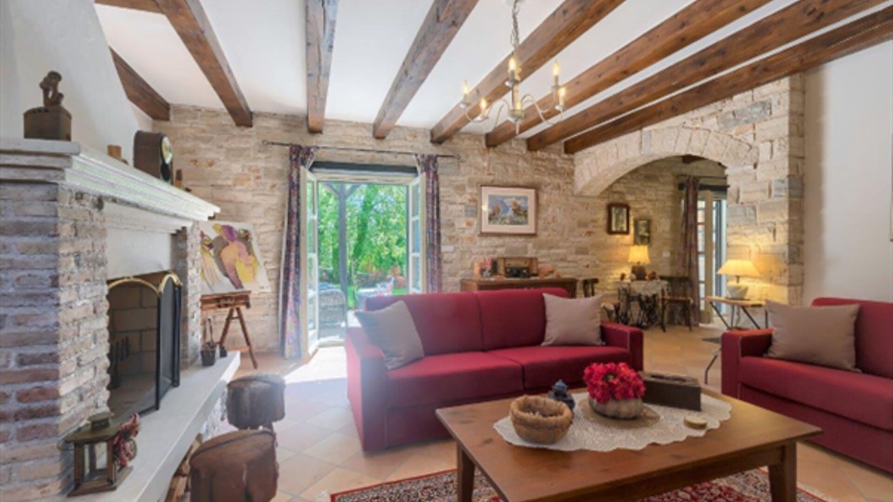 Photo of Livingroom in Tinjan