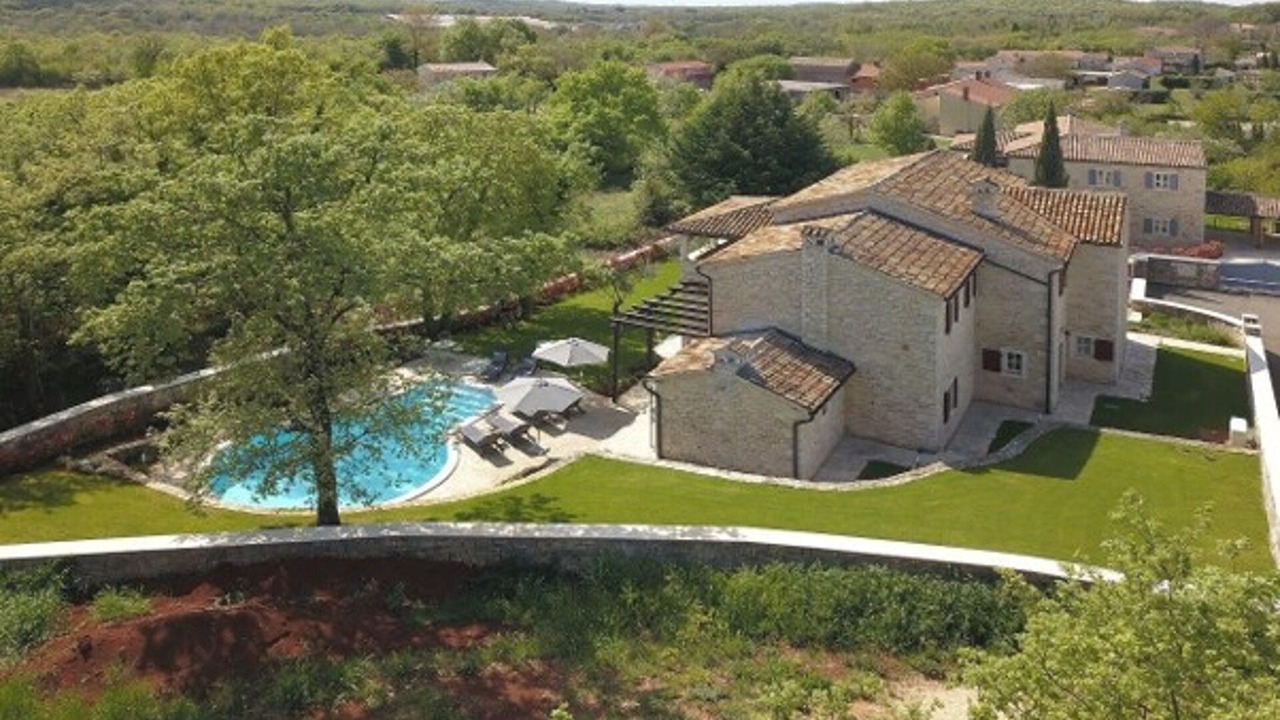 Photo of Outdoor in Tinjan
