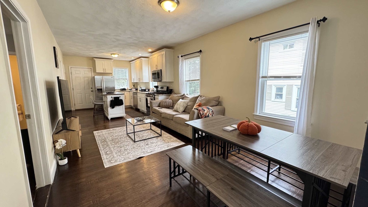 Photo of Livingroom in Salem