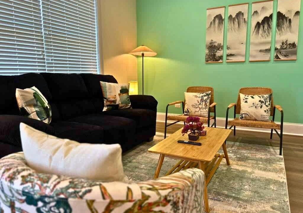Photo of Livingroom in North Evanston