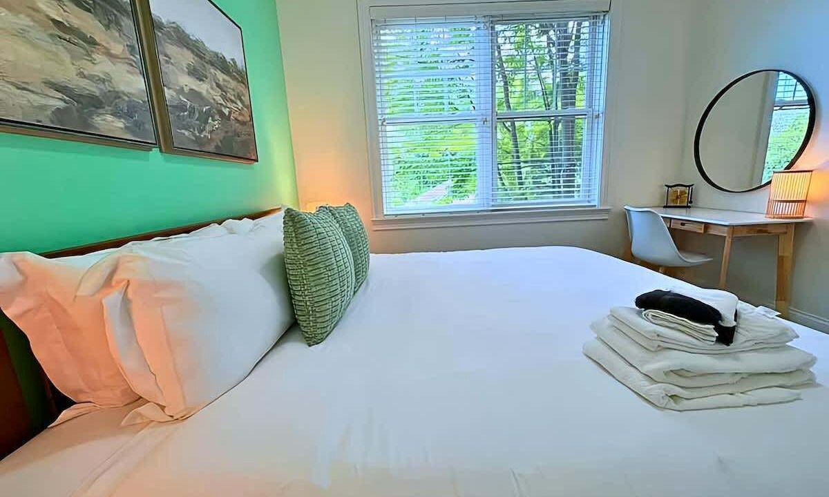 Photo of Bedroom in North Evanston