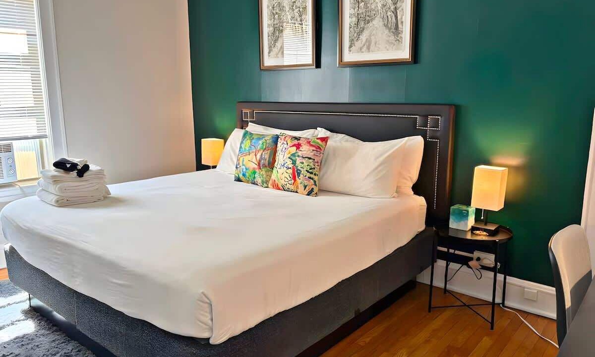 Photo of Bedroom in South Evanston